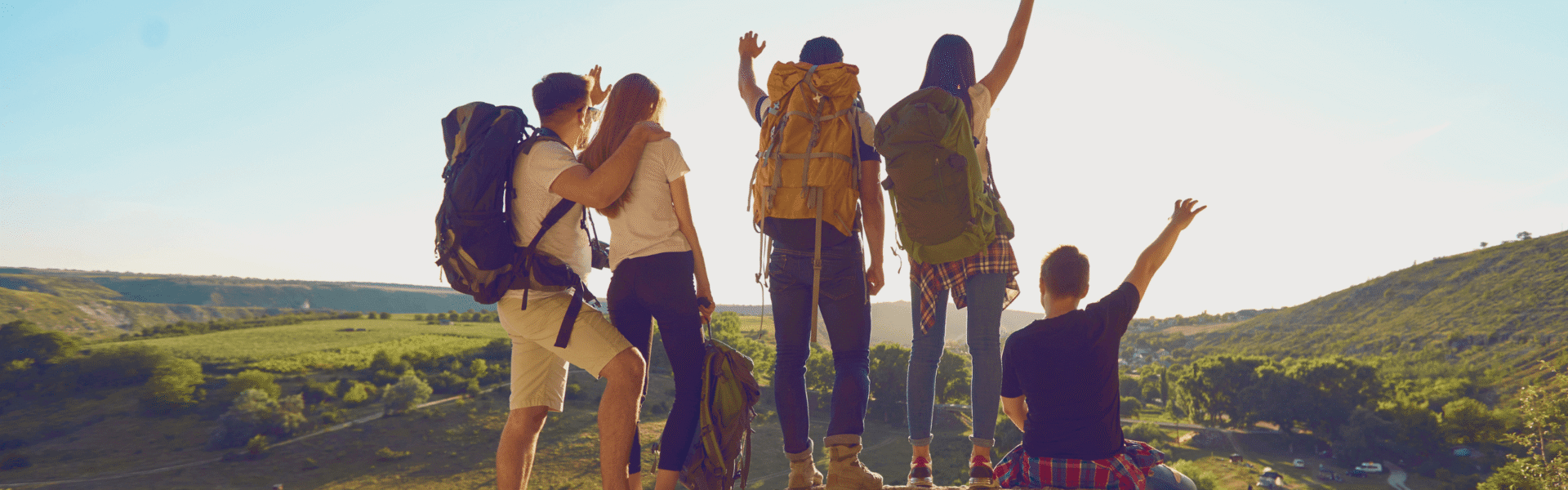 Team jubelt beim wandern